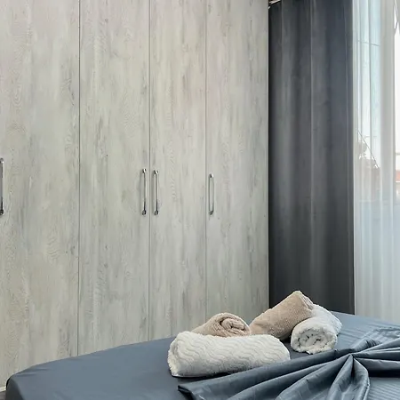 Apartamento Tirana City Stay Apartments *