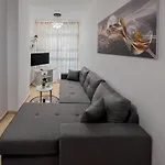 아파트 Tirana City Stay Apartments *